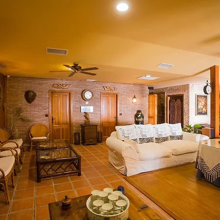 Indonesian Suites Tropical Garden Villa Malaga