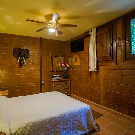 Indonesian Suites Tropical Garden Villa Malaga